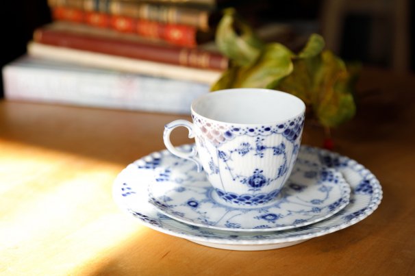 ブルーフルーテッド/フルレース カップ&ソーサー&ケーキプレート