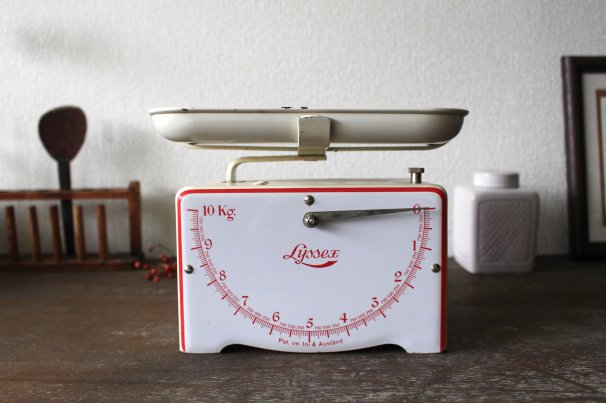 Lyssex ヴィンテージキッチンスケール ホワイト×レッド 測り