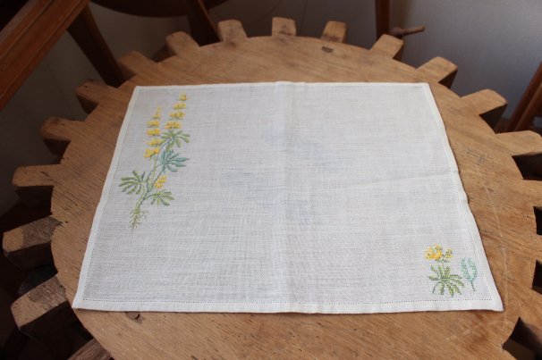 デンマーク・ヴィンテージ刺繍(クロスステッチ)リネンランチョンマット 6枚セット
