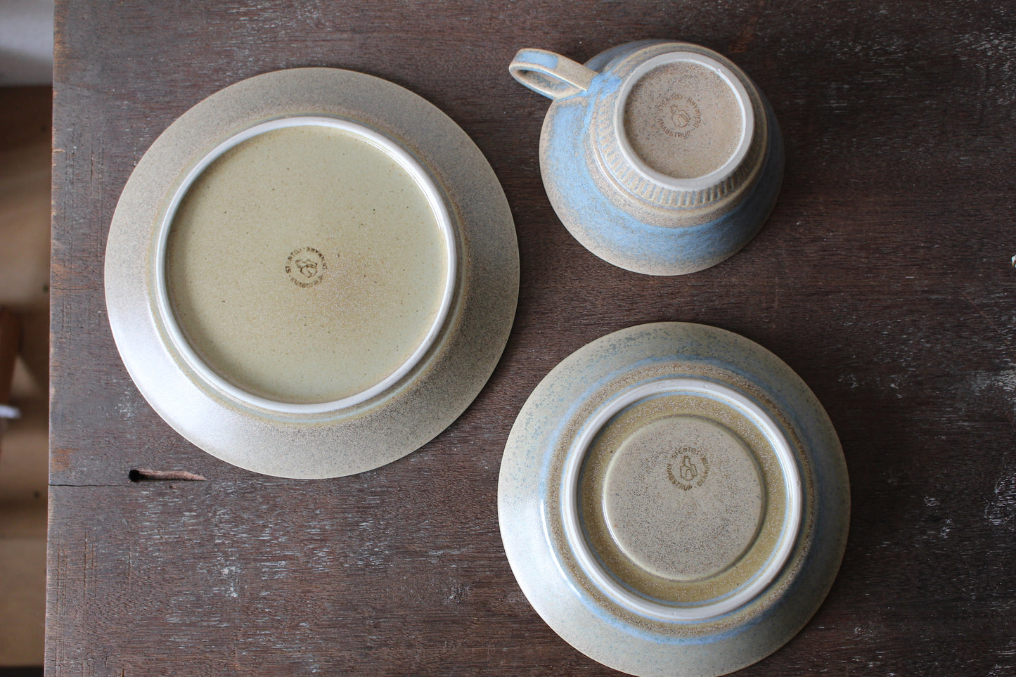 ナブストラップ/Knabstrup ヌゼボー/Nøddebo トリオ(カップ&ソーサー&19cmプレート)