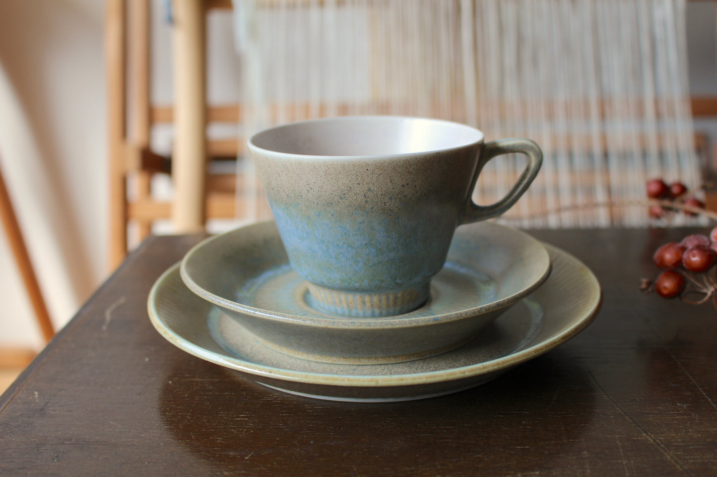 ナブストラップ/Knabstrup ヌーボー/Nodebo トリオ(コーヒーカップ&ソーサー&ケーキプレート)