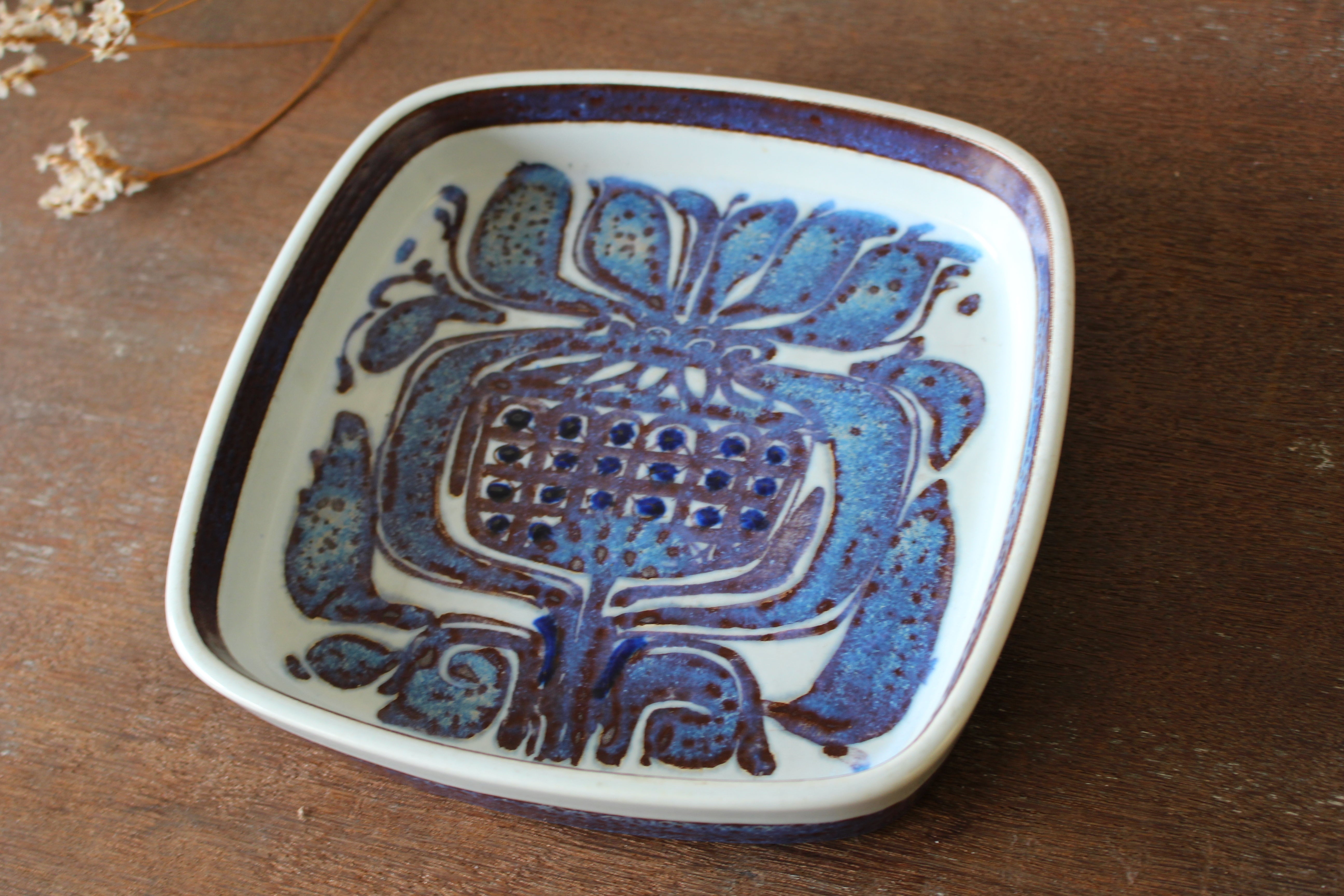 ロイヤルコペンハーゲン TENERA/テネラ Kari Christensen 角皿