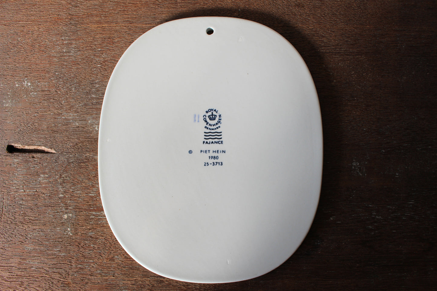 ロイヤルコペンハーゲン/ Piet Hein(ピートハイン）陶版・プレート　「静かに育て — 木々から学んで」 」